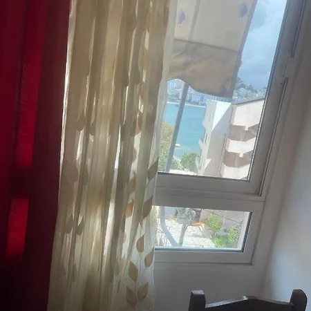 Joan's * Saranda